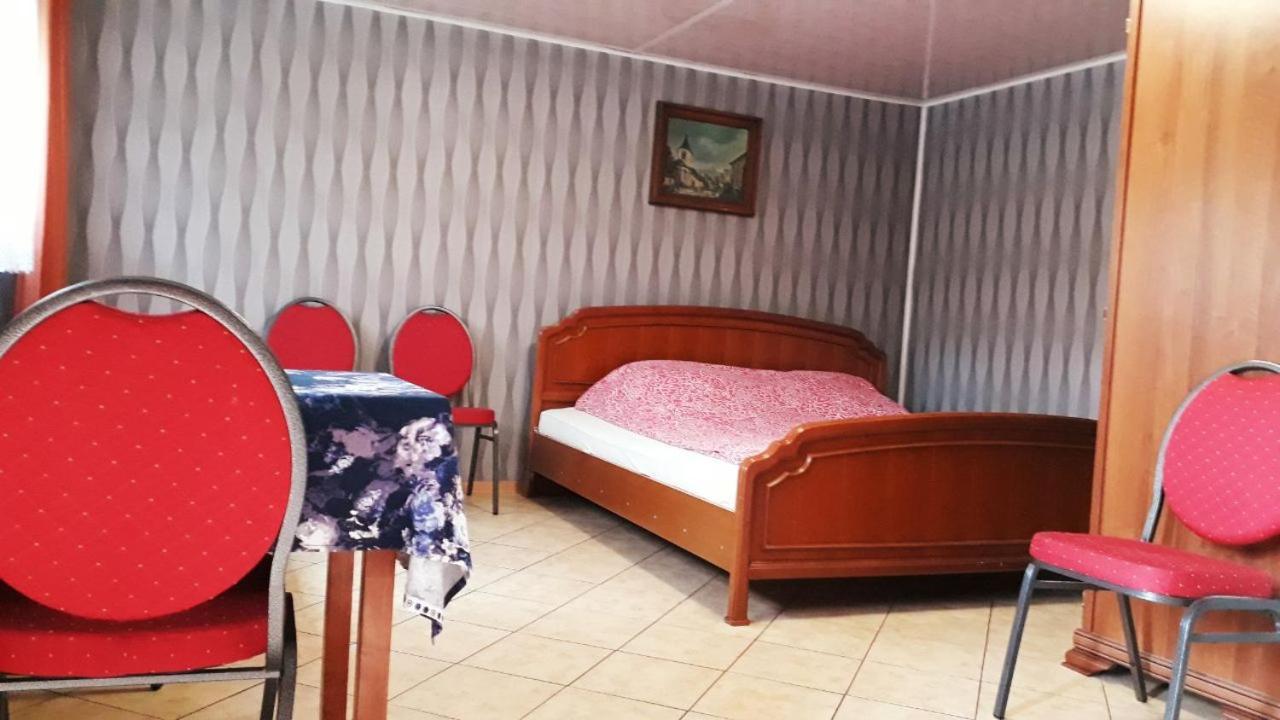 Ow Wilk - Pokoje I Domki Z Aneksami Kuchennymi, Parking, Plac Zabaw เวบา ภายนอก รูปภาพ